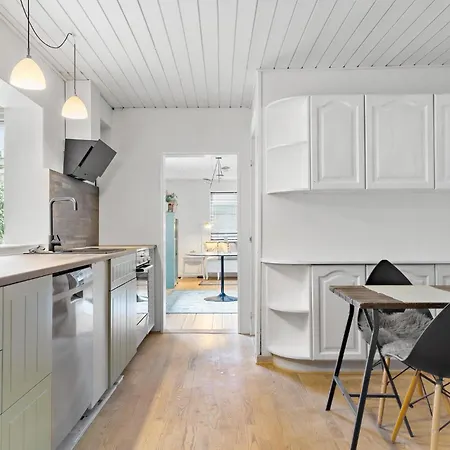 Nice In Bording With Kitchen * Bording Stationsby